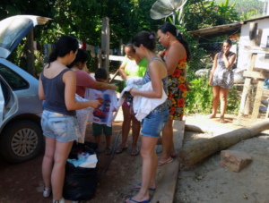 Primeira entrega de roupas.